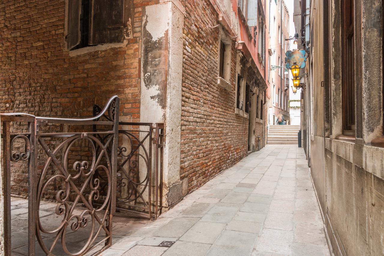 La Fenice Double Canal View Venedig Exteriör bild